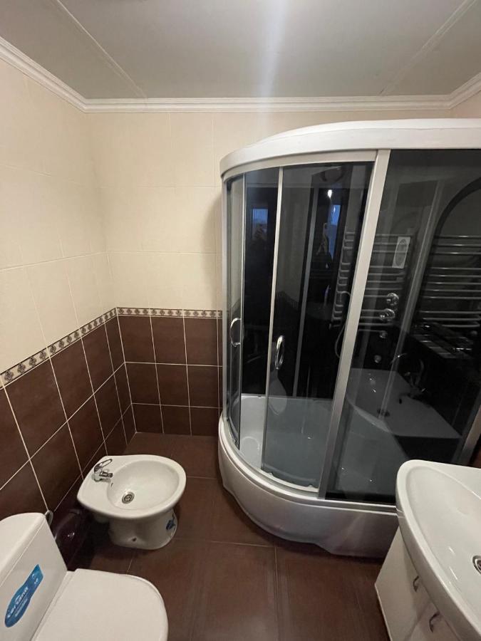 Like Hotel Kolomyia Extérieur photo