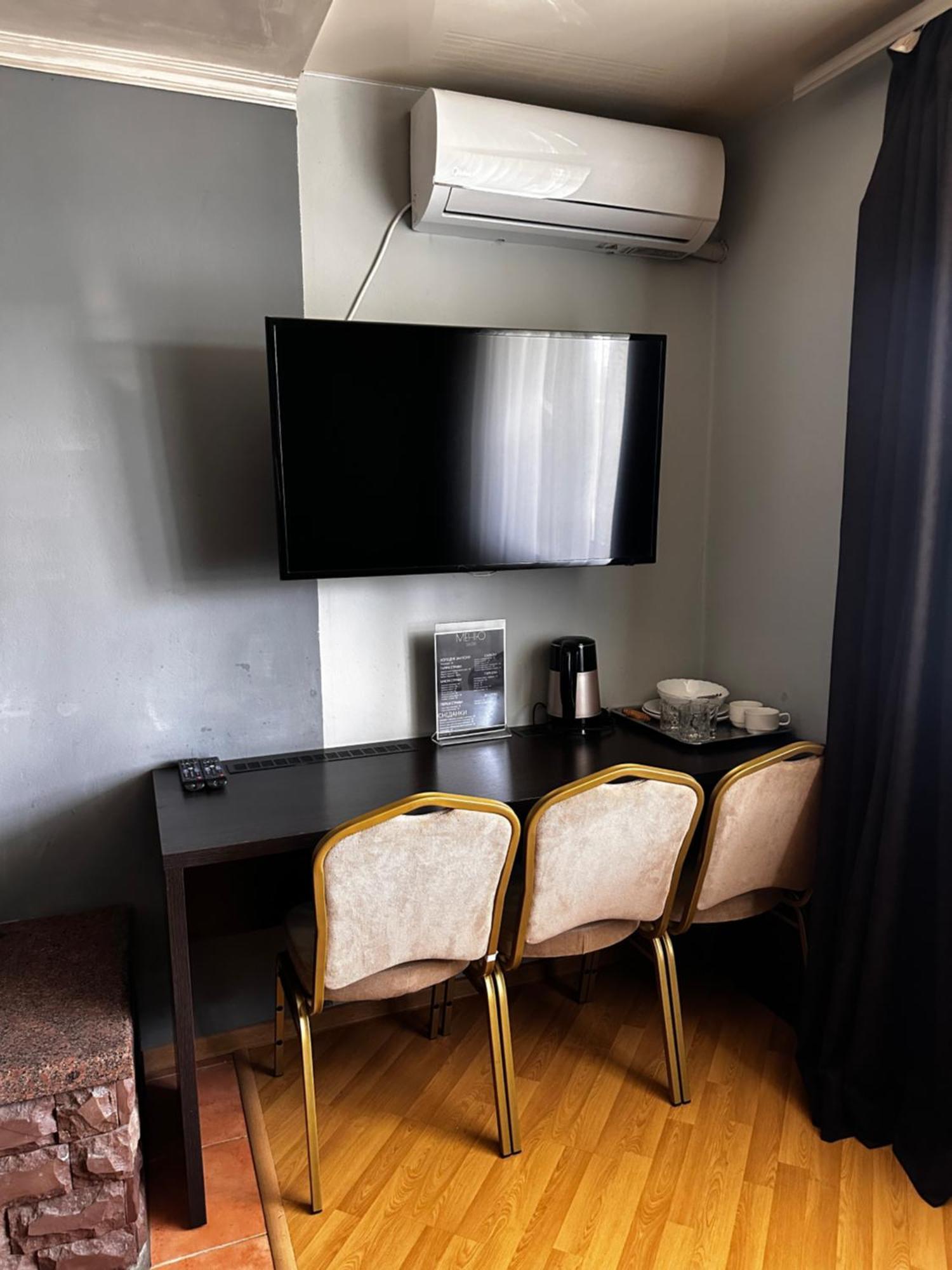 Like Hotel Kolomyia Extérieur photo